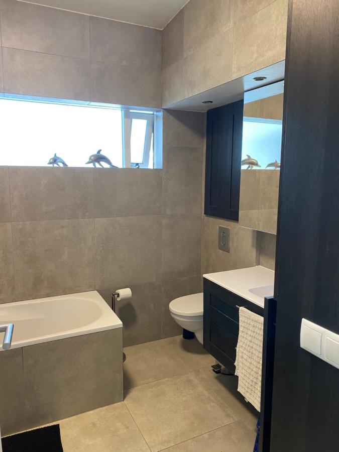 Modern And Beautiful Family With Hot Tub * Reykjavik