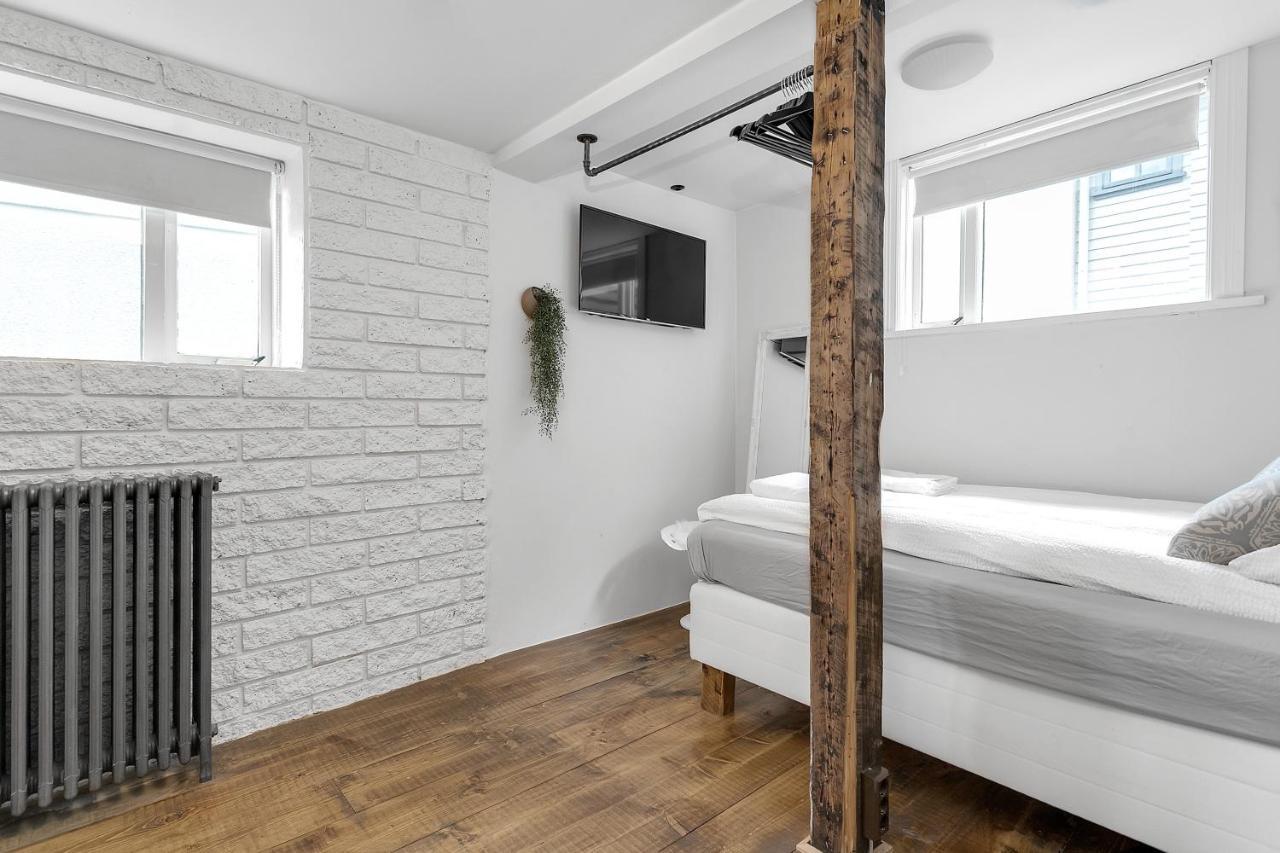 Rustic Retreat In The Center Of Apartment