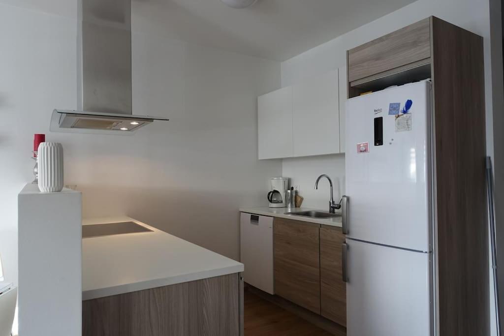 Beautiful Flat In Downtown With A Veiw Reykjavík