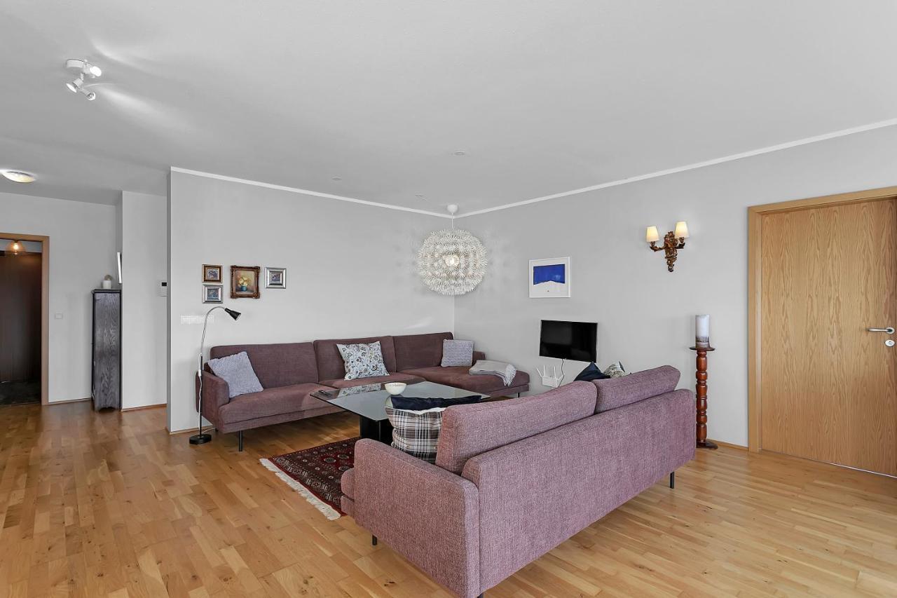 Apartamento Lovely 3-bedroom *