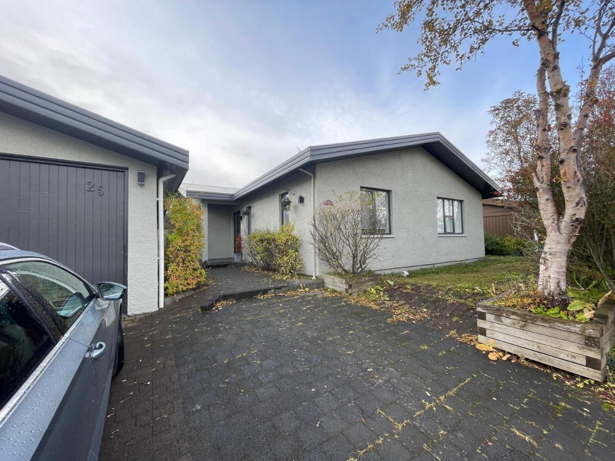 Spacious And Cozy 4 Bedroom House In Holiday home Reykjavik