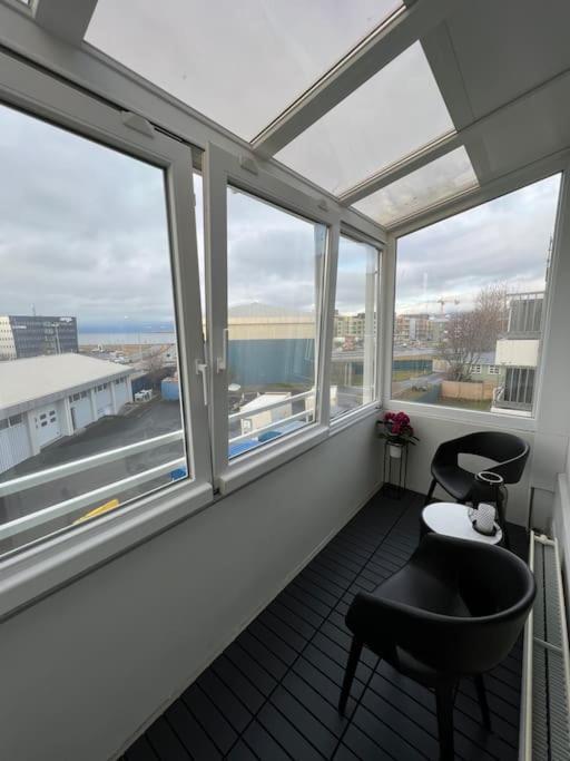 Lovely 1-bedroom With Free Parking Space *