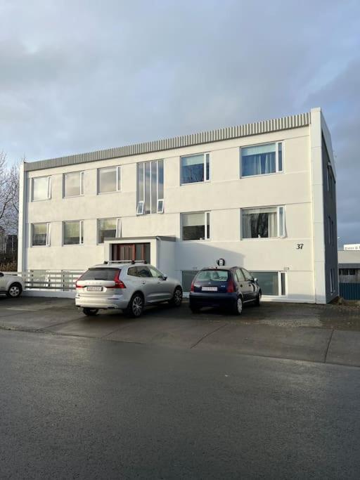 Apartment Lovely 1-bedroom With Free Parking Space