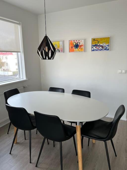 Lovely 1-bedroom With Free Parking Space Apartment Reykjavik