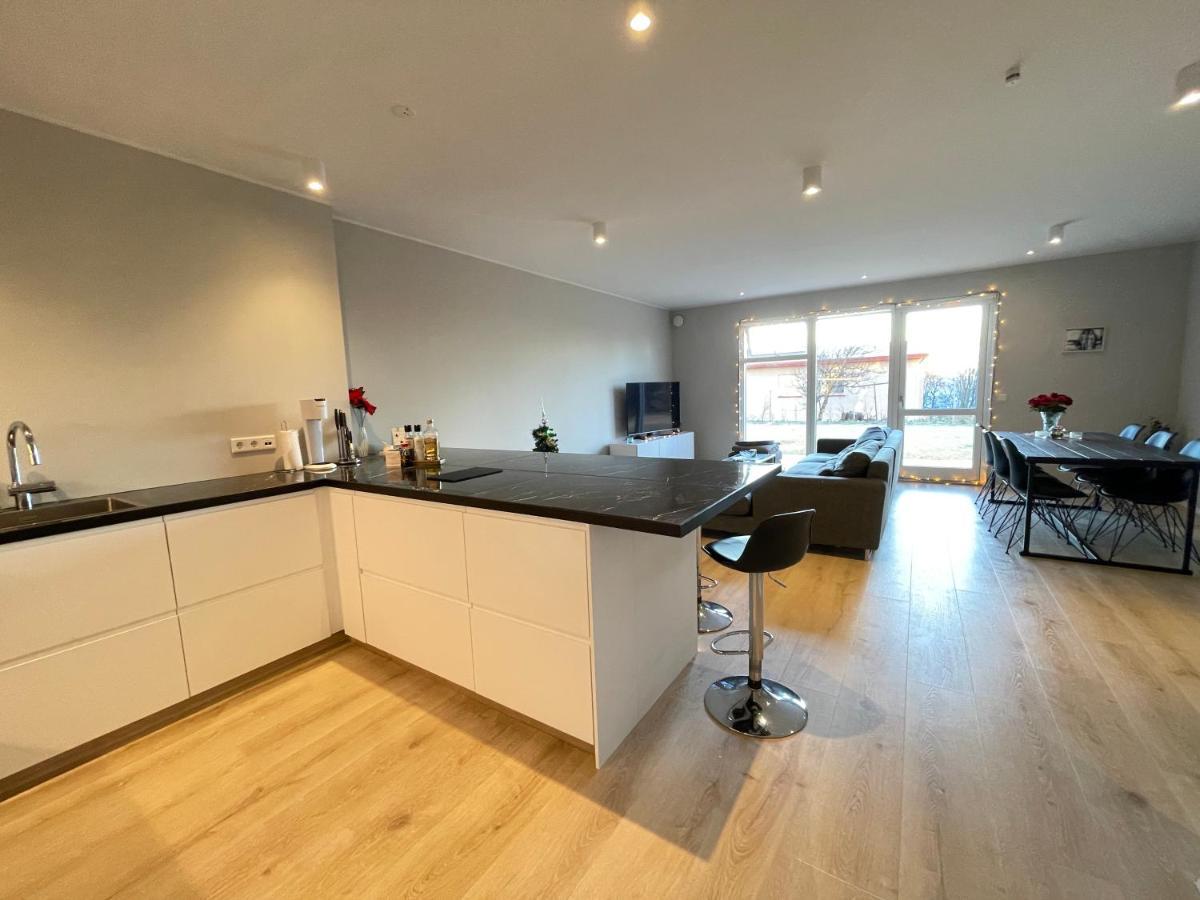 Modern And Spacious 2br Only 5,5 Km Drive From Downtown Apartment Reykjavik