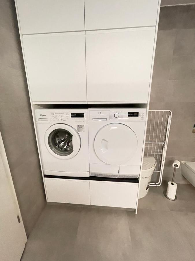 Apartment Modern And Spacious 2br Only 5,5 Km Drive From Downtown Reykjavik