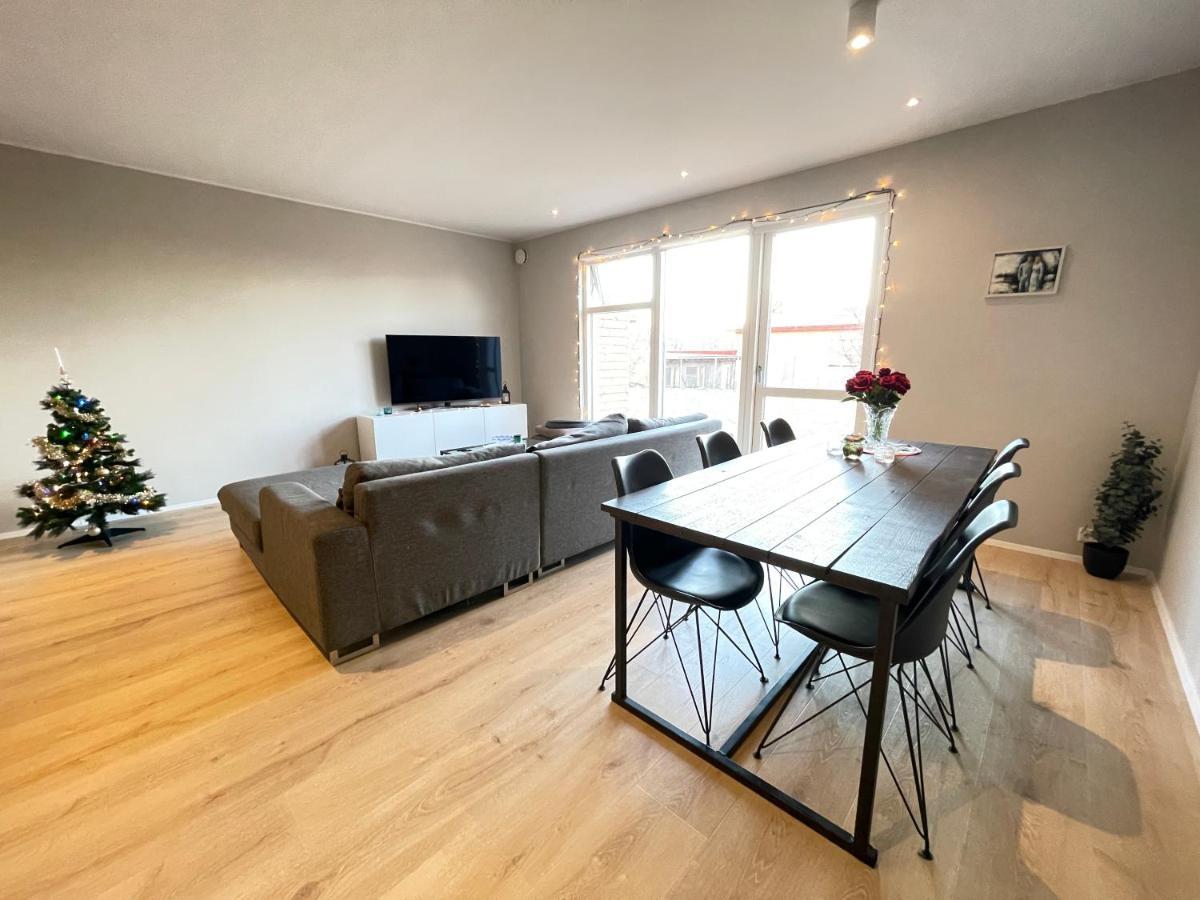 Modern And Spacious 2br Only 5,5 Km Drive From Downtown Reykjavik