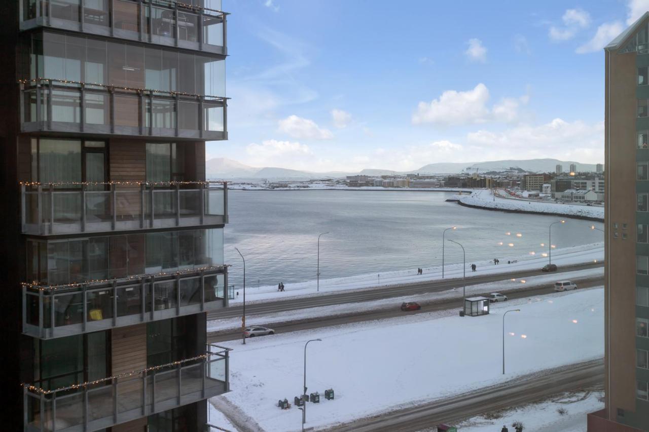 Apartment With A View *