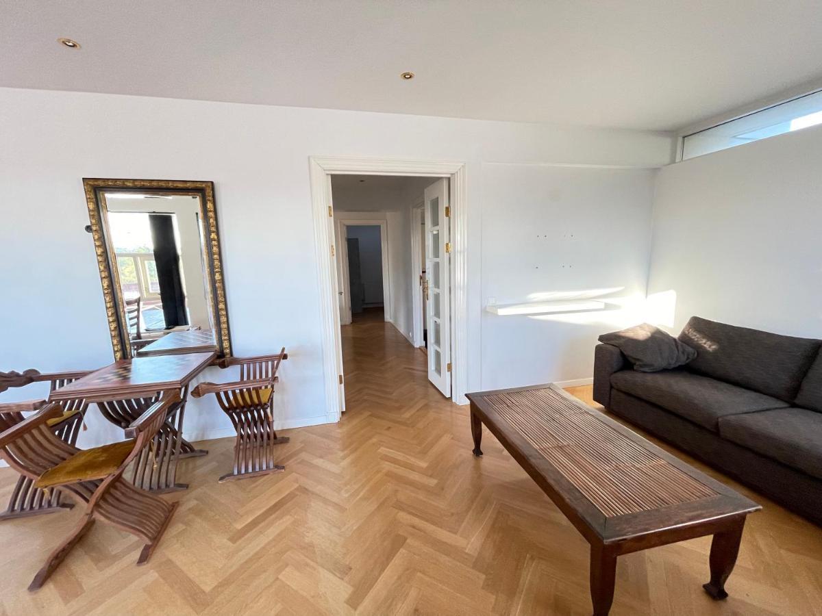 Big Centrally Located In * Reykjavik