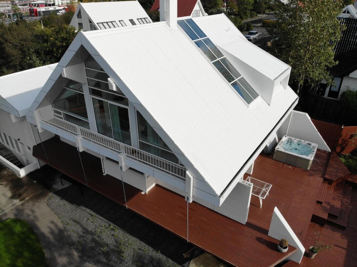 Big Centrally Located In Reykjavik