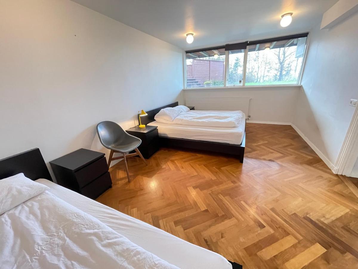 Big Centrally Located In Villa *