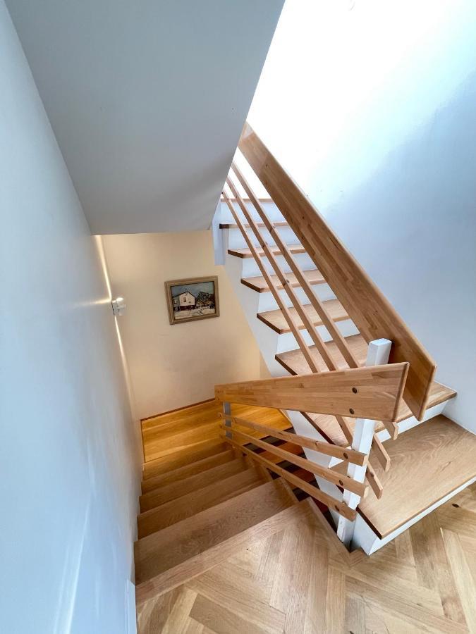 Big Centrally Located In Villa