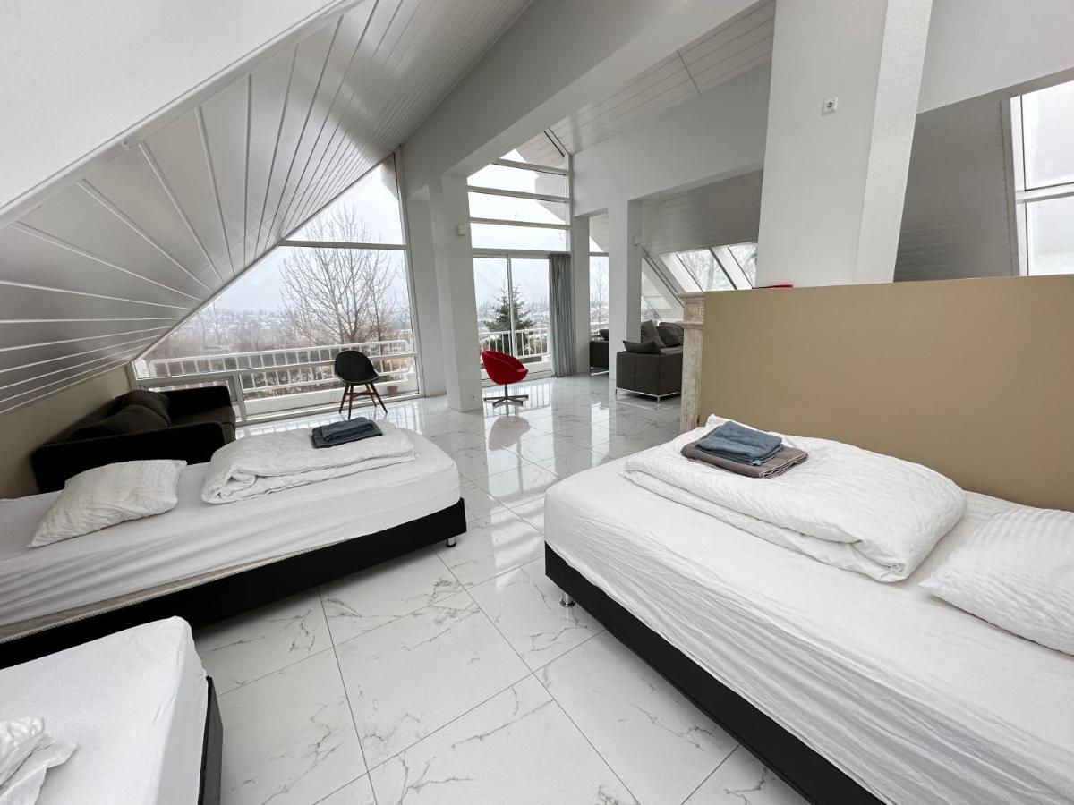 Big Centrally Located In * Reykjavik