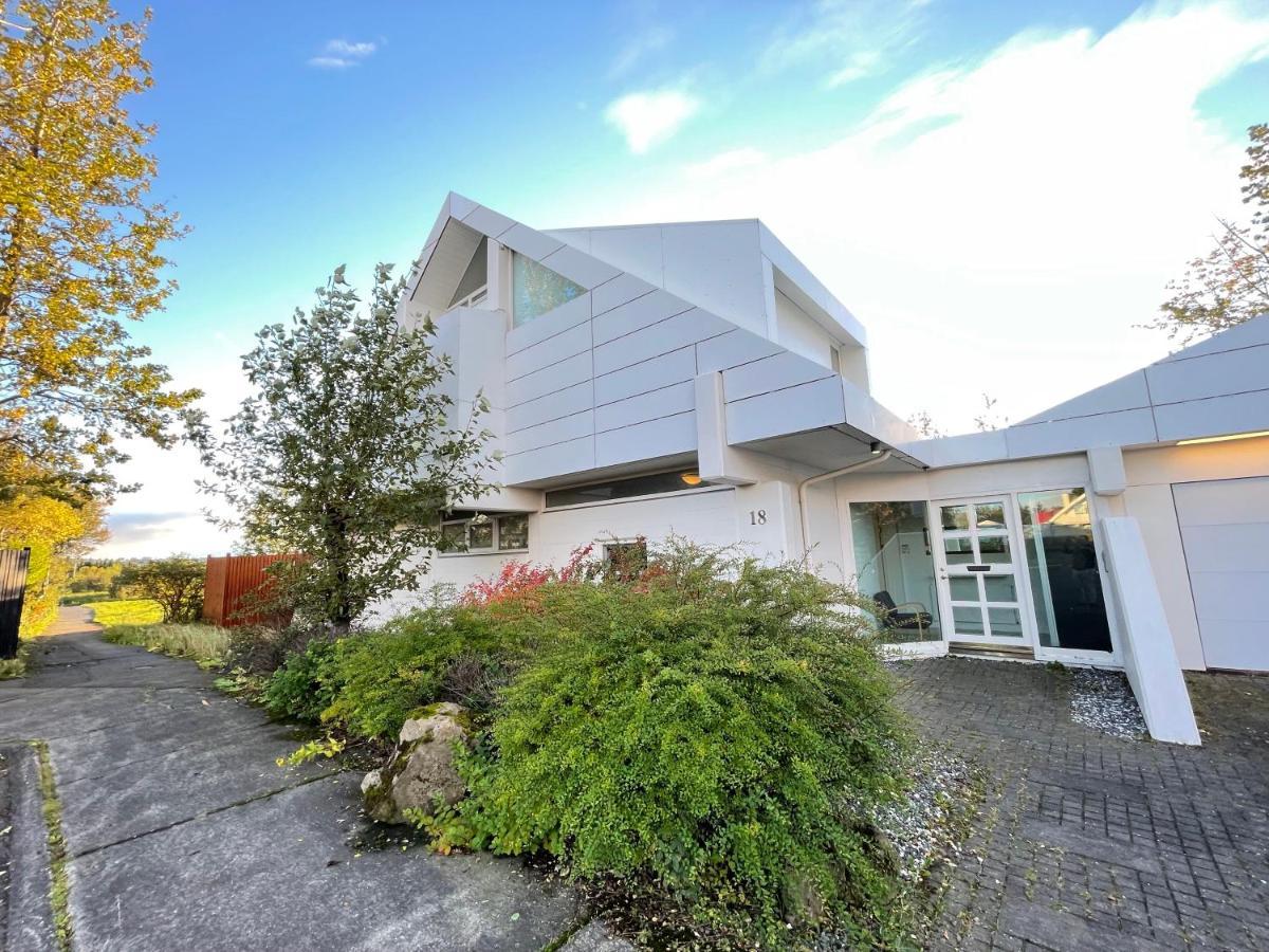 Big Centrally Located In Reykjavik