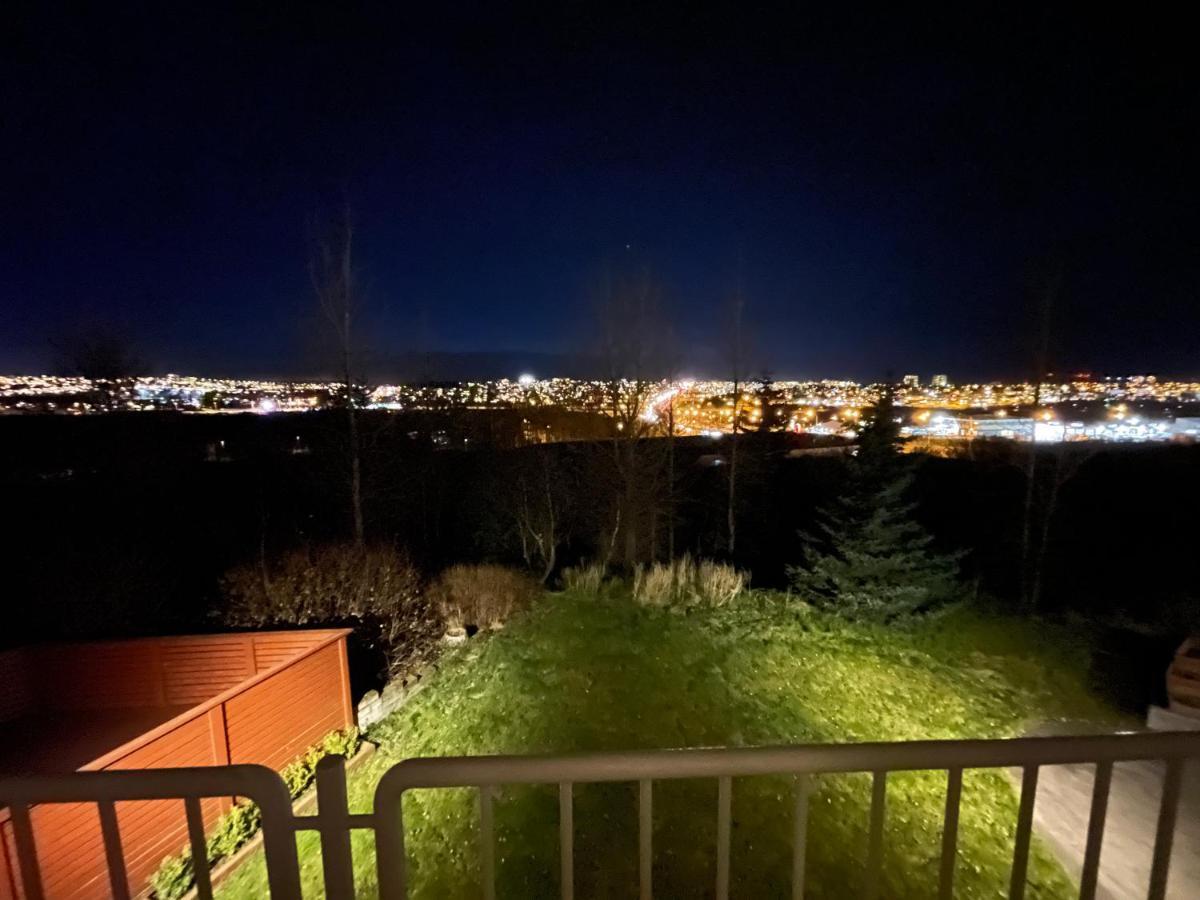 Big Centrally Located In Villa *