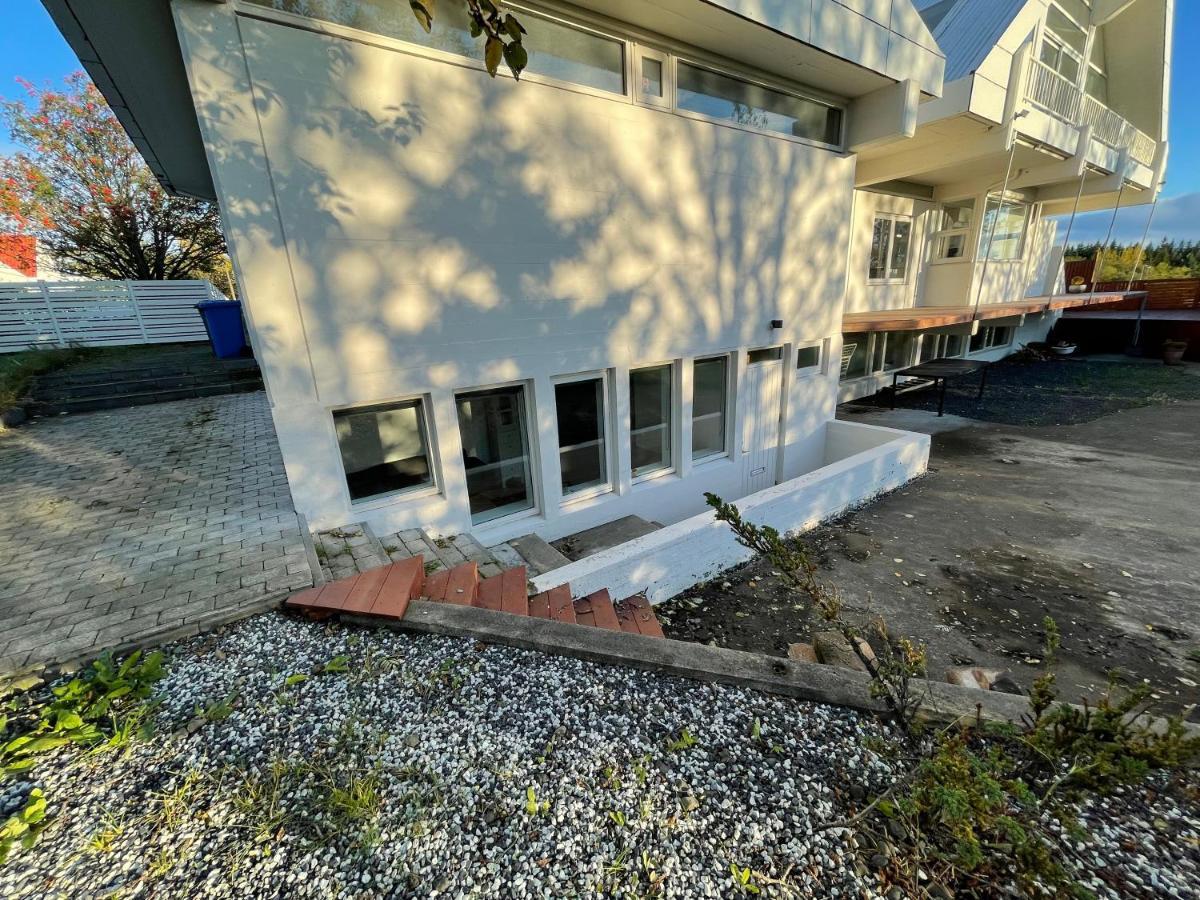 Big Centrally Located In * Reykjavik