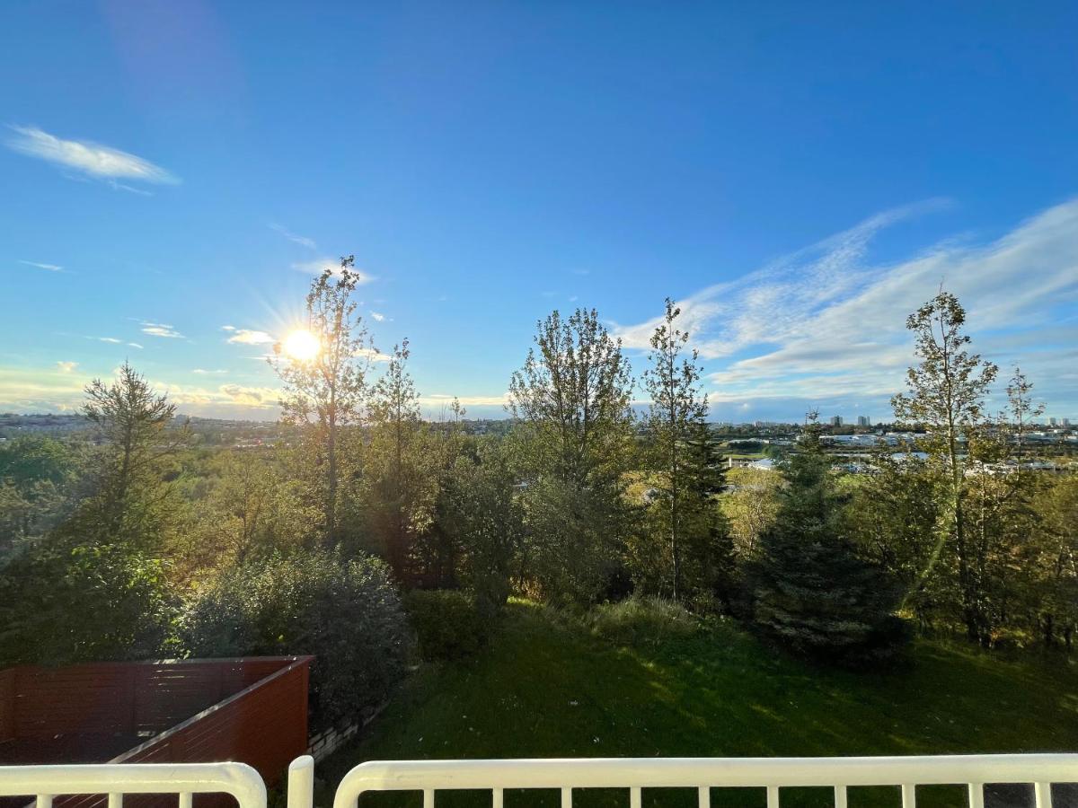 Big Centrally Located In * Reykjavik