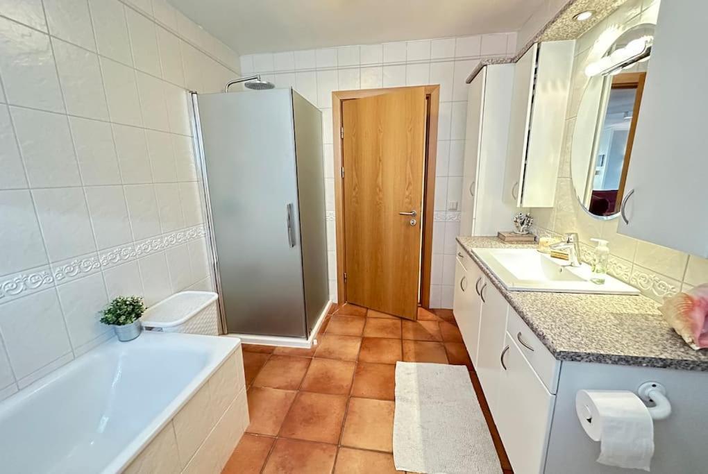 Apartment Spacious And Family Friendly In