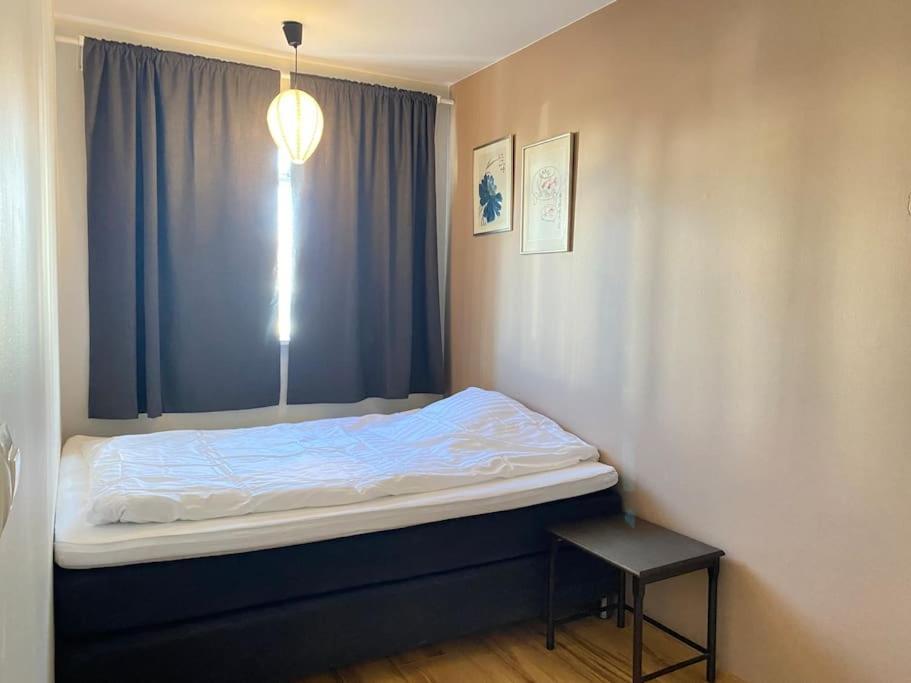 Apartamento Spacious 3 Bedroom Apartment,close To Centrum. *