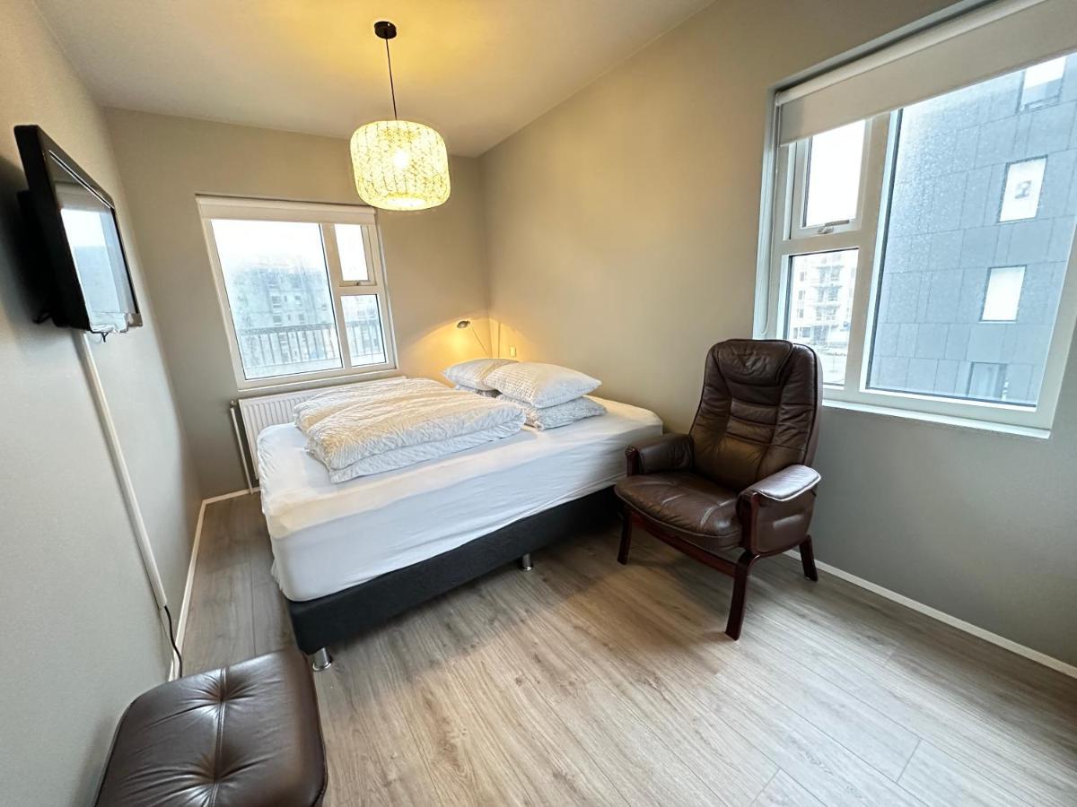 Apartment Modern 2 Bedroom In Kopavogur, Centrally Located.