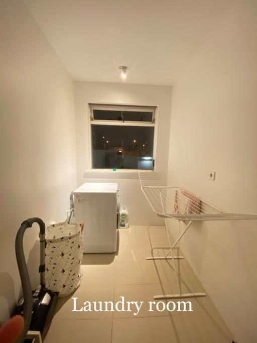Spacious 3 Bedroom Apartment,close To Centrum. Apartamento Reiquiavique