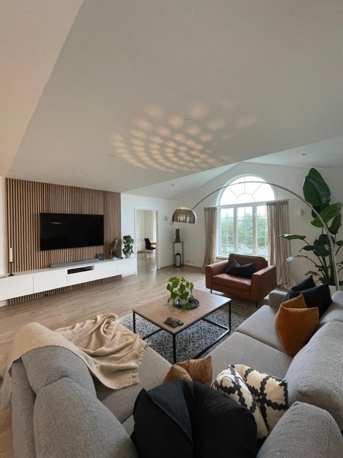 Villa 4-bedroom With Private Gym And Hot-tub Reykjavik