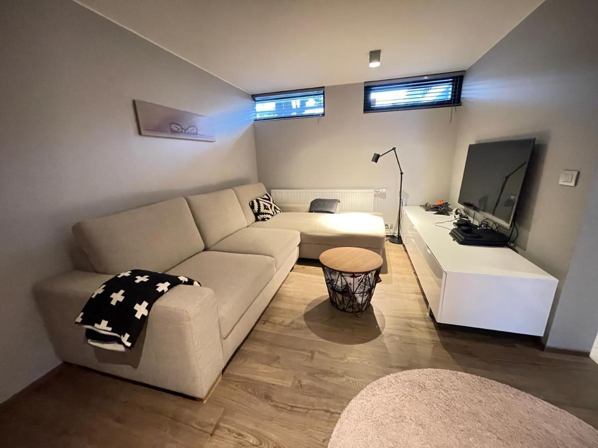 Modern Family Friendly House Centrally Located In Сasa de vacaciones *