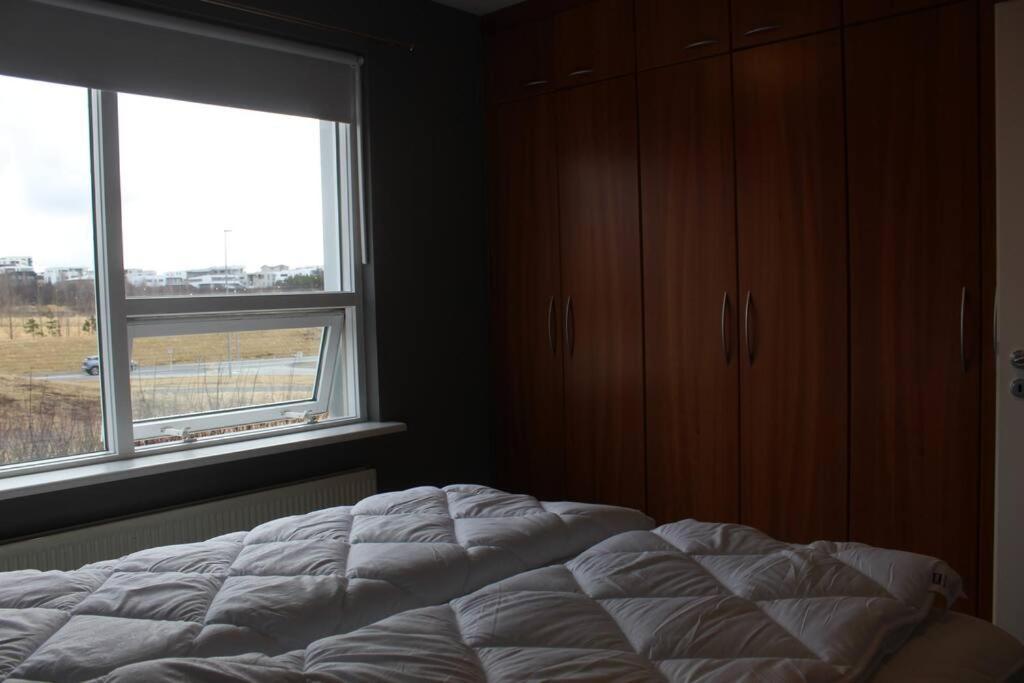 Charming 1br Apt Convenient Apartment *