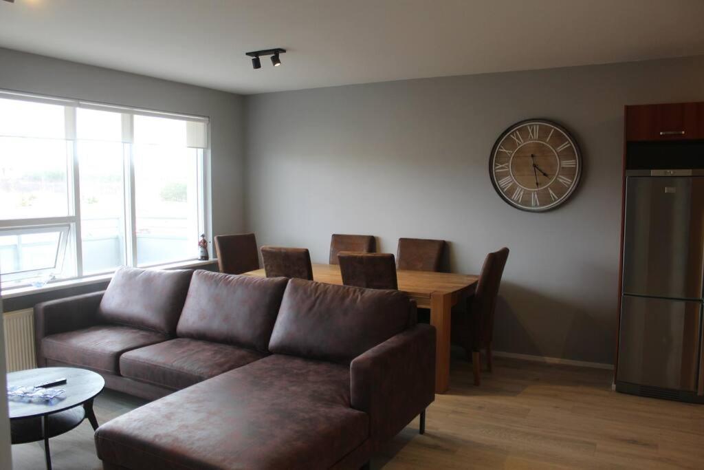 Apartment Charming 1br Apt Convenient *