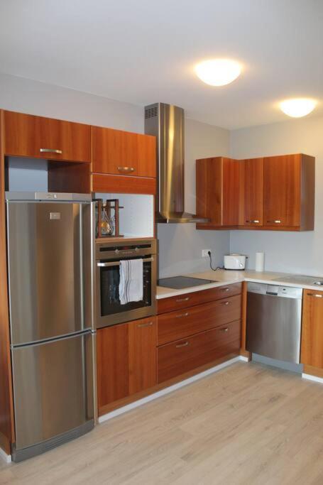 Apartment Charming 1br Apt Convenient *