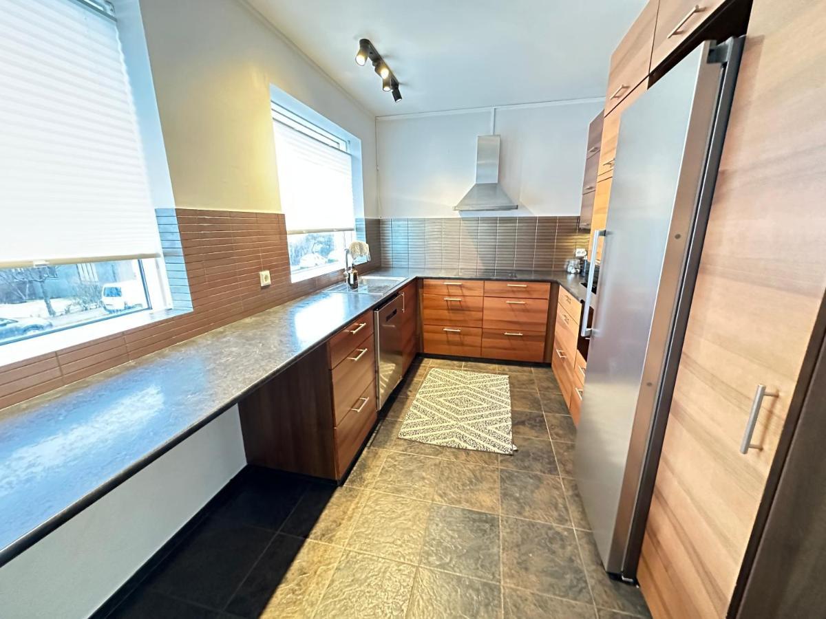 Spacious And Family Friendly In Apartment