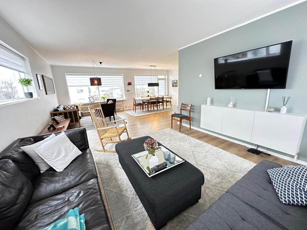 Apartment Spacious And Family Friendly In