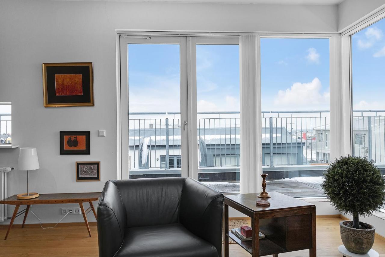 Downtown Penthouse Apartment *