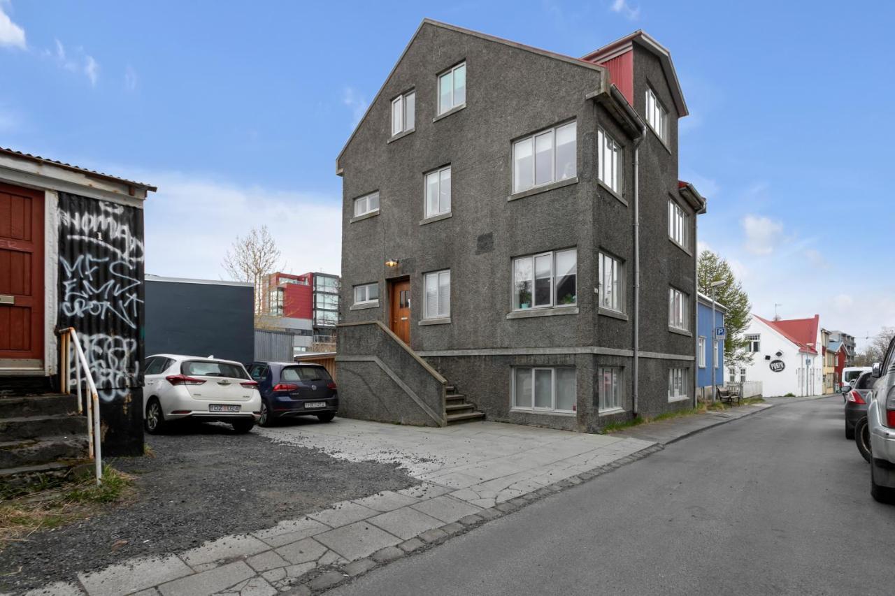 Apartment Bright & Cozy Studio Reykjavik