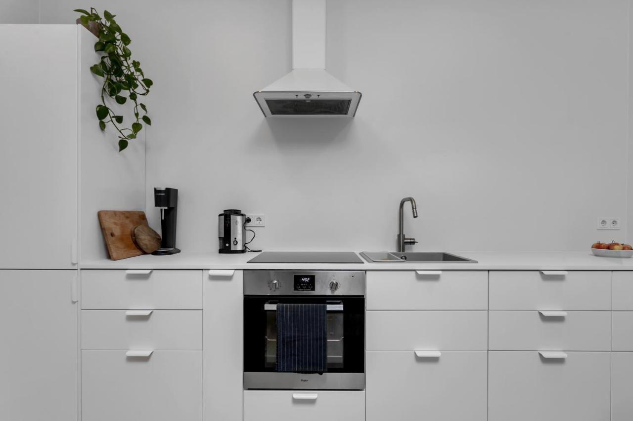 Bright & Cozy Studio Apartment