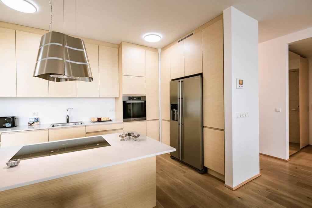 Luxury Downtown With Stunning Views Apartment Reykjavik