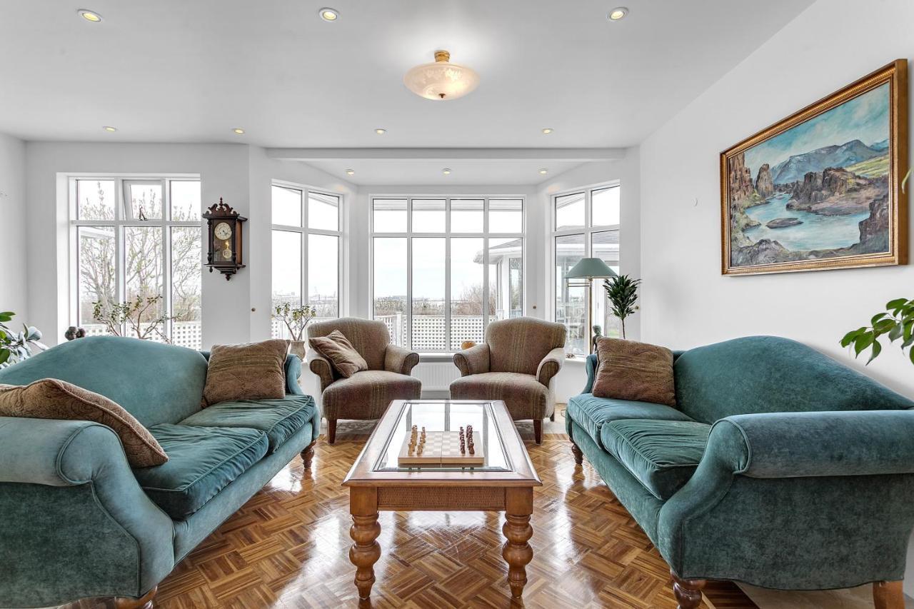 Serene And Cozy 4 Bedroom Retreat Apartment *