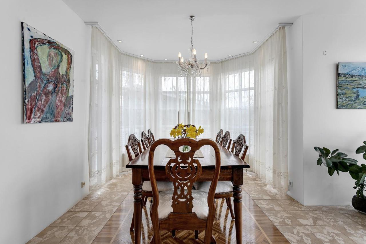 Apartment Serene And Cozy 4 Bedroom Retreat *