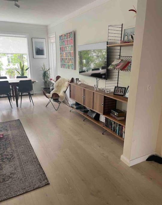 With 4 Bedrooms - Center