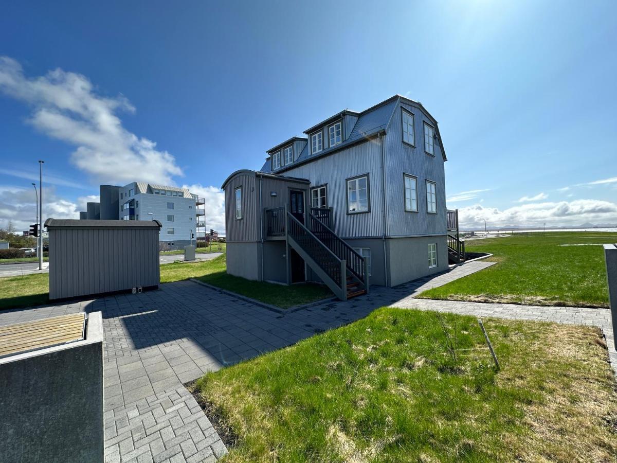 Holiday home A New House That Is A Mix Of An Historic House *