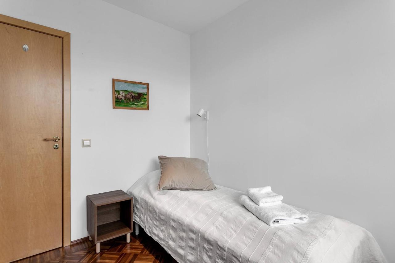 Serene And Cozy 4 Bedroom Retreat *