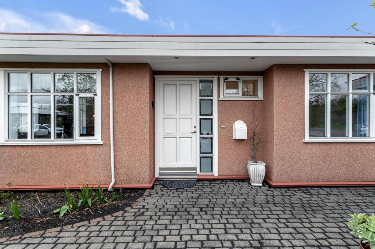 Serene And Cozy 4 Bedroom Retreat *