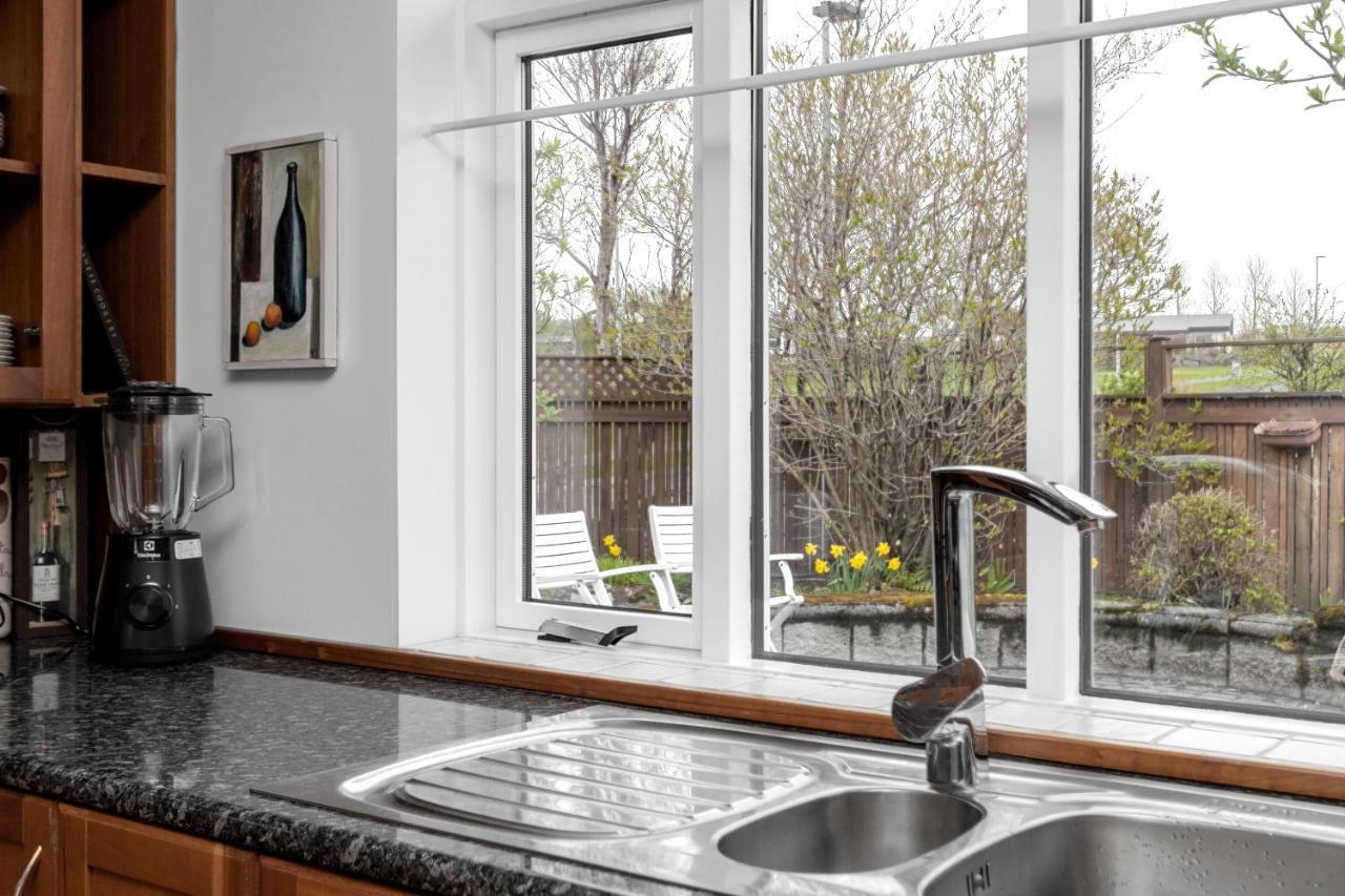Serene And Cozy 4 Bedroom Retreat Apartment *