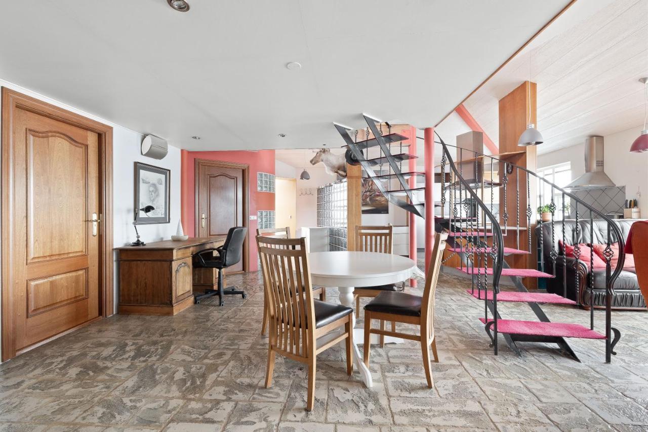 Apartment Jaw-dropping Views, Spot.