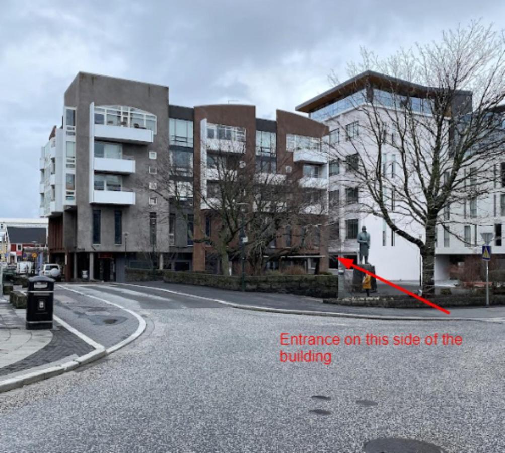 Apartment Day Dream Main Street Adalstraeti 9