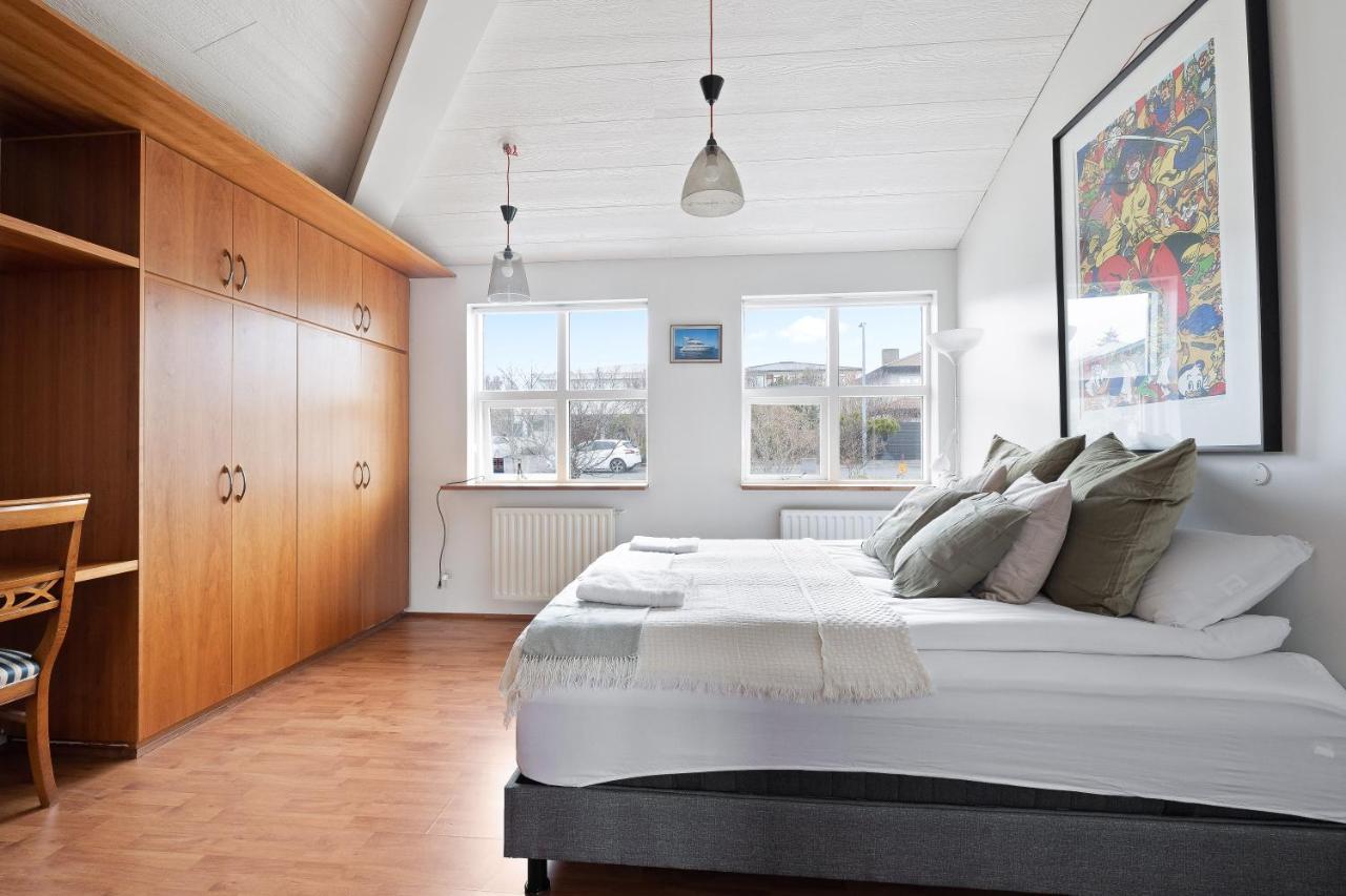 Apartment Jaw-dropping Views, Spot. *