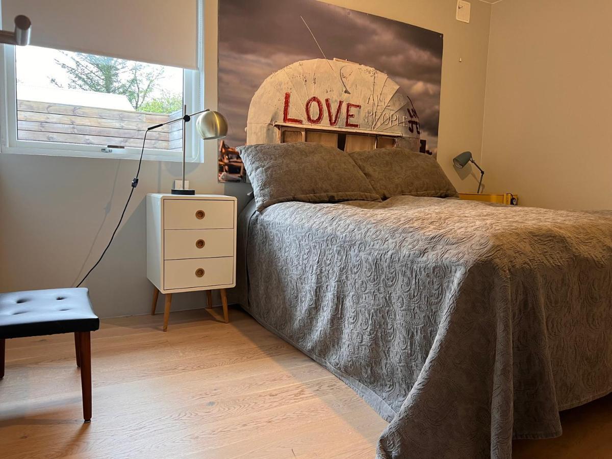 Beautiful 3 Bedroom Modern House With Patio *
