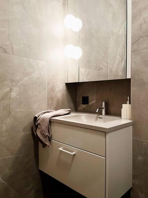 Private Lux 2br & 2ba Center With Free Parking Apartamento Reikiavik