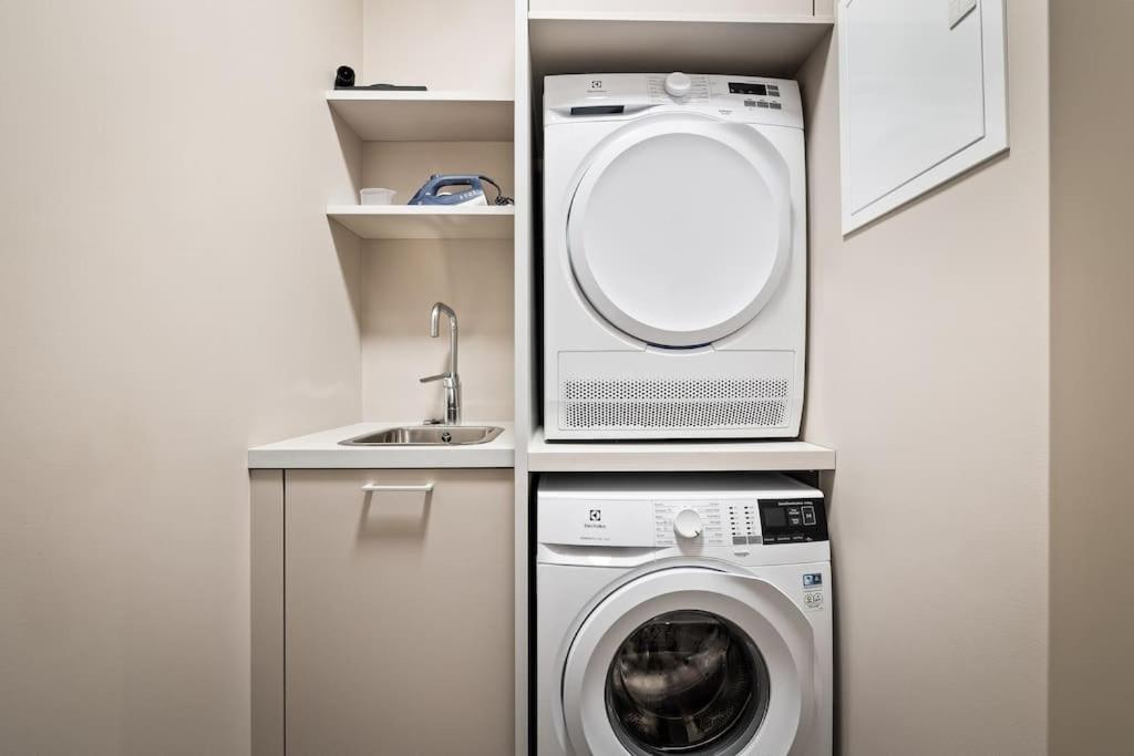 Private Lux 2br & 2ba Center With Free Parking Reikiavik