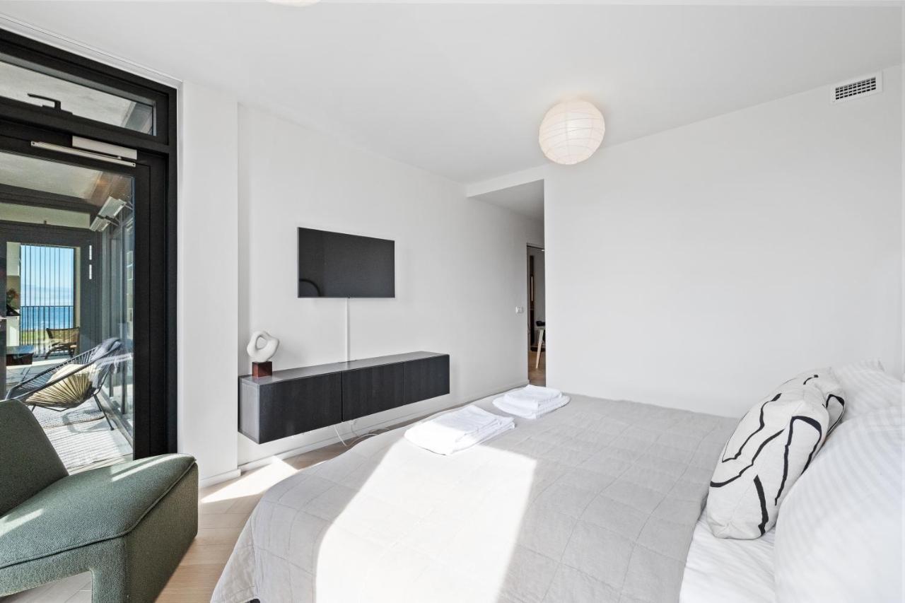 Specious 3br & 2ba With Ocean View - Free Parking Apartment Reykjavik
